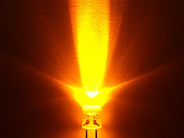 ∅5.0黄橙色15°40mW LED 透明鍔無直脚 590nm,12cd,2.0V@20mA 10個パック