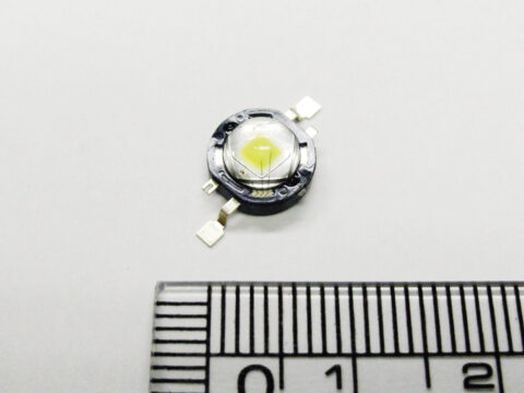 P4 Emitter 白色127°1W LED 6300-7000K,100-118lm,3.25-3.50V@350mA Seoul Semicon W42180-05-U2SXOI 1個パック